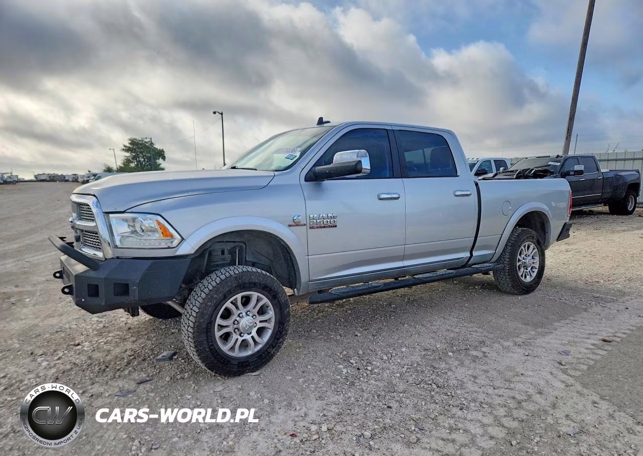 2017 Ram 2500 Laramie VIN:3C6UR5FLXHG755273 - 1
