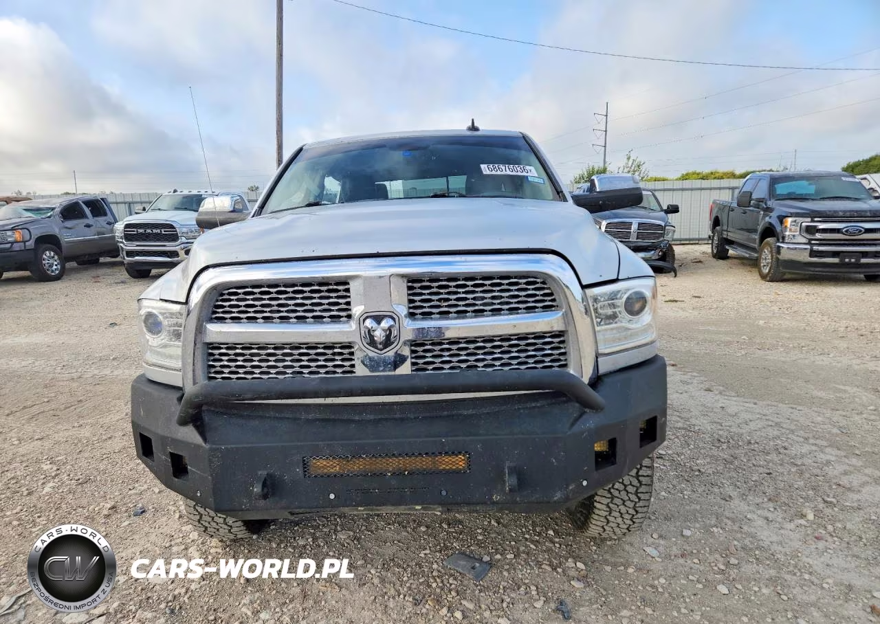 2017 Ram 2500 Laramie VIN:3C6UR5FLXHG755273 - 5