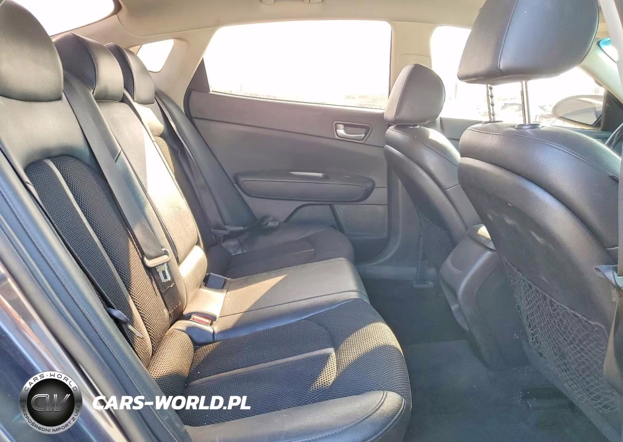 2019 Kia Optima S VIN:5XXGT4L35KG280017 - 10