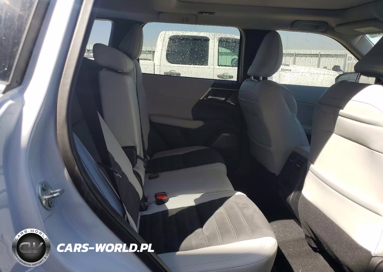 2025 Mitsubishi Outlander Se VIN:JA4J3VA83SZ053927 - 11