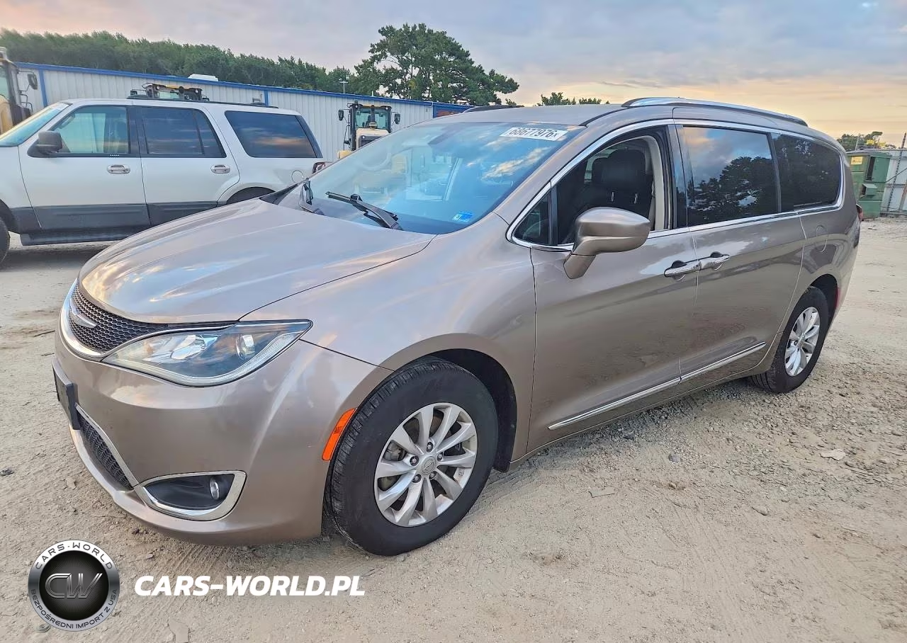 2018 Chrysler Pacifica Touring L Plus