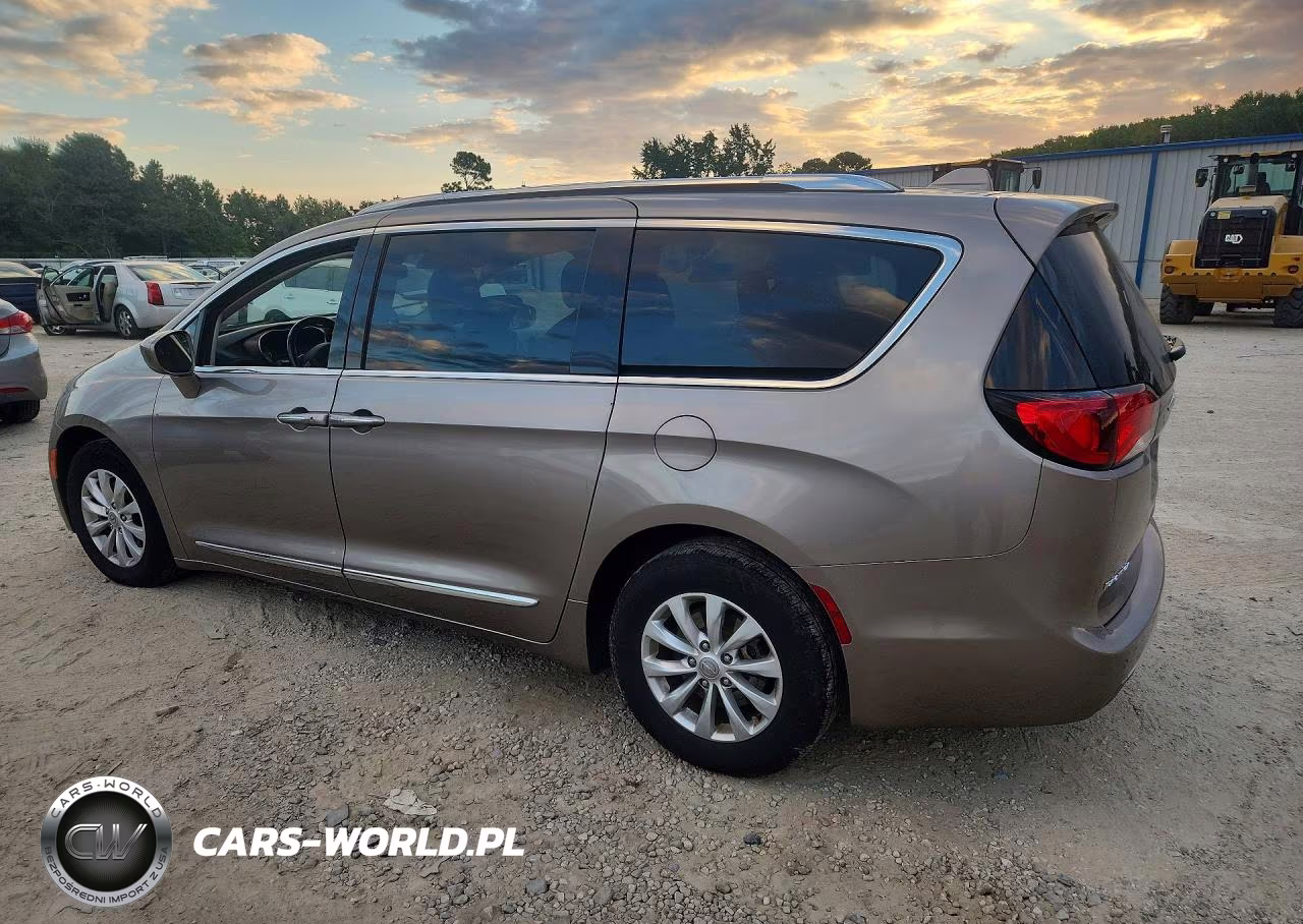 2018 Chrysler Pacifica Touring L Plus VIN:2C4RC1EG9JR116850 - 2