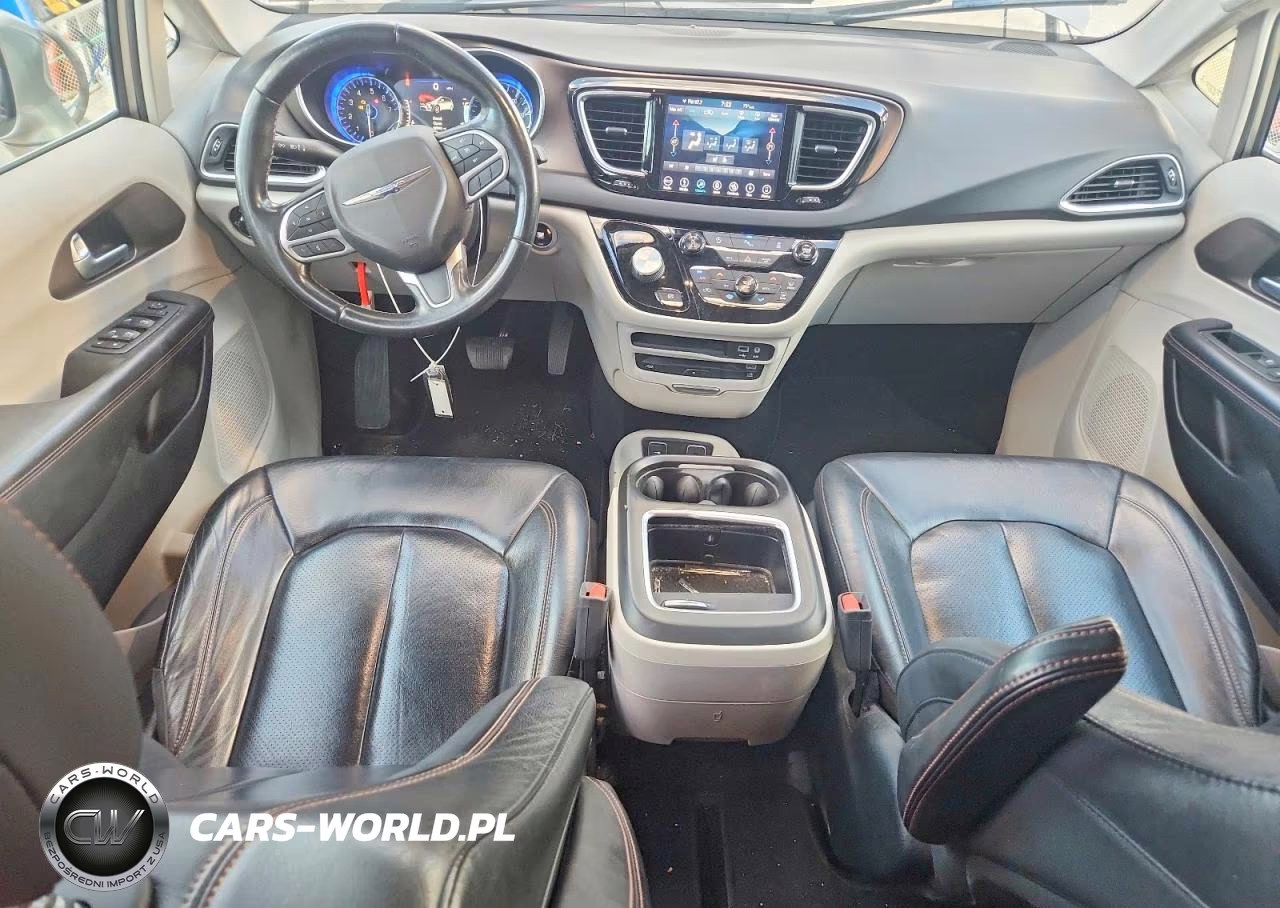 2018 Chrysler Pacifica Touring L Plus VIN:2C4RC1EG9JR116850 - 8