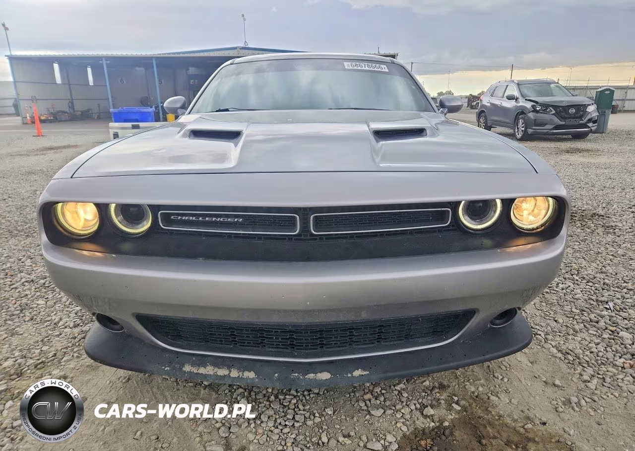 2017 Dodge Challenger Sxt VIN:2C3CDZAG2HH568425 - 5