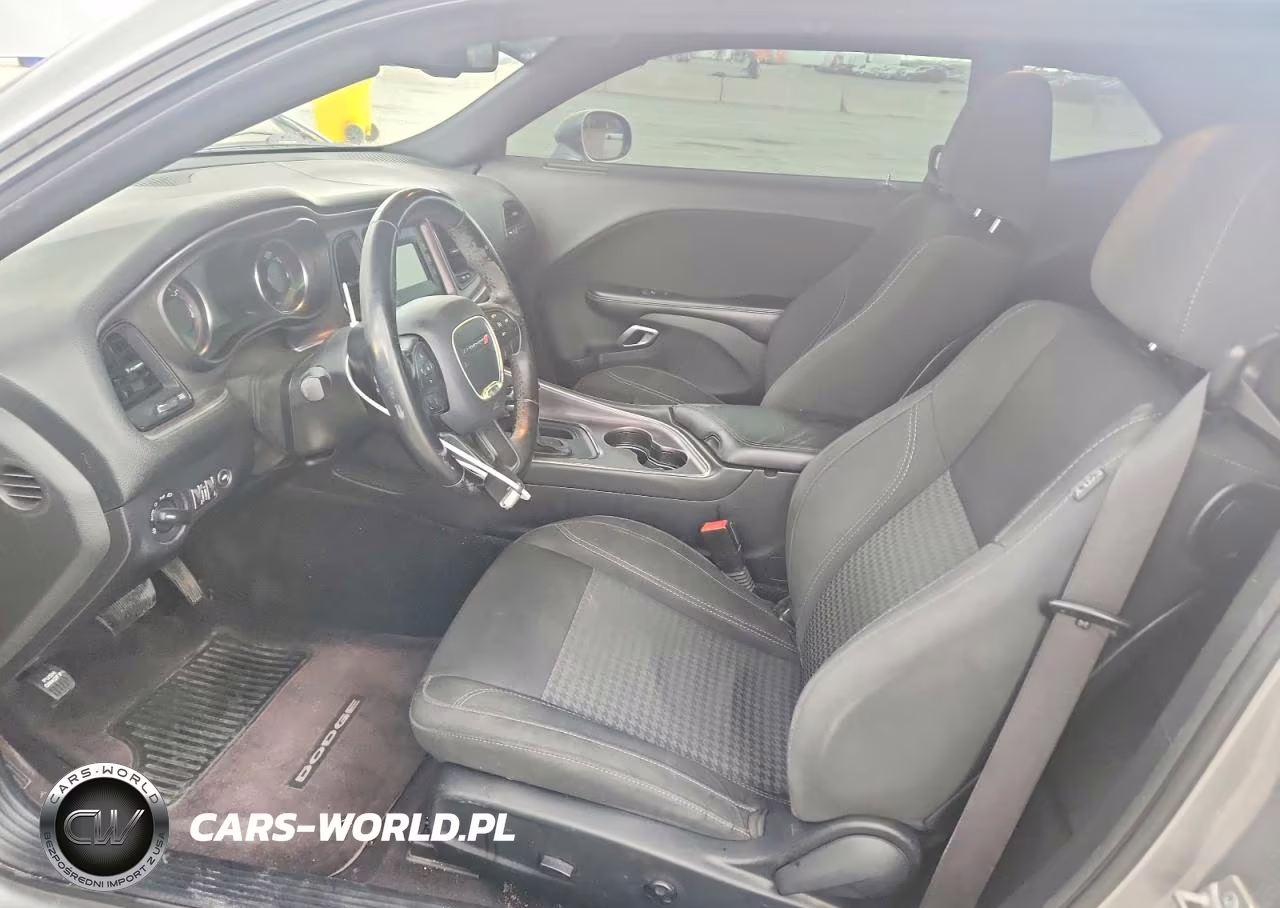 2017 Dodge Challenger Sxt VIN:2C3CDZAG2HH568425 - 7