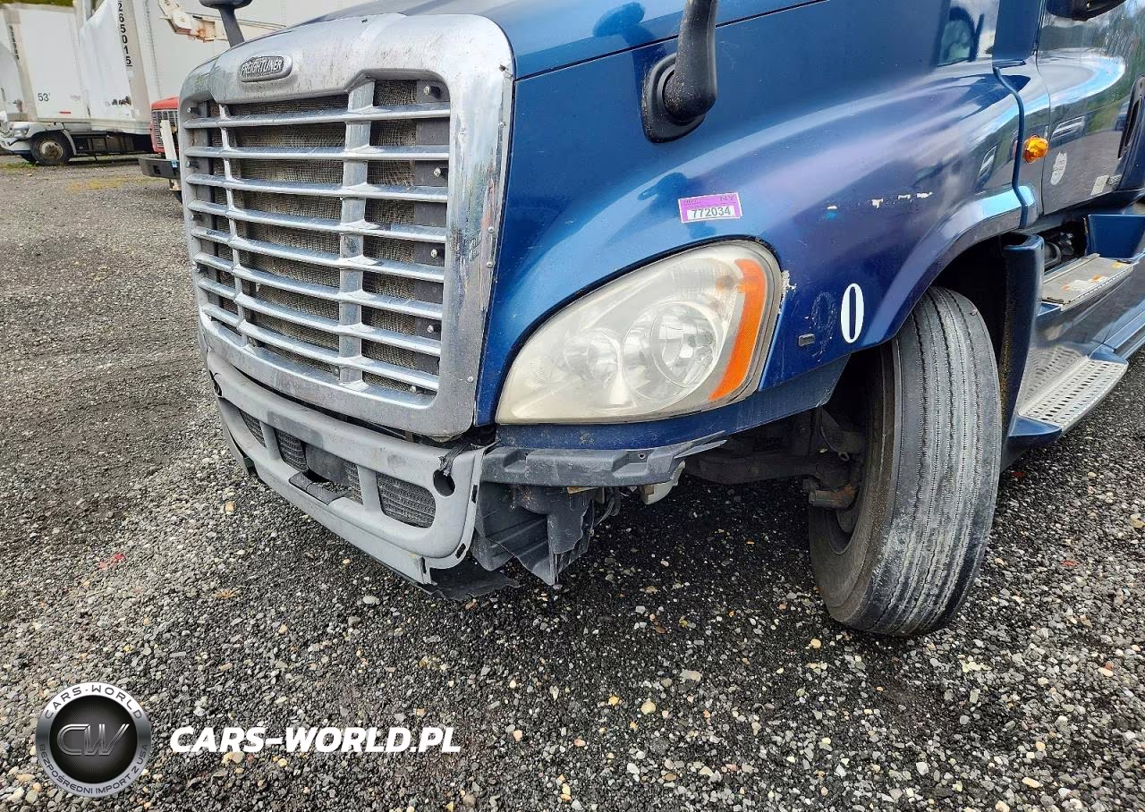 2015 Freightliner Cascadia 1 - Semi Truck VIN:3AKJGLD5XFSGF2280 - 14