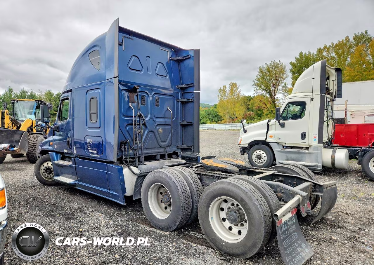 2015 Freightliner Cascadia 1 - Semi Truck VIN:3AKJGLD5XFSGF2280 - 2