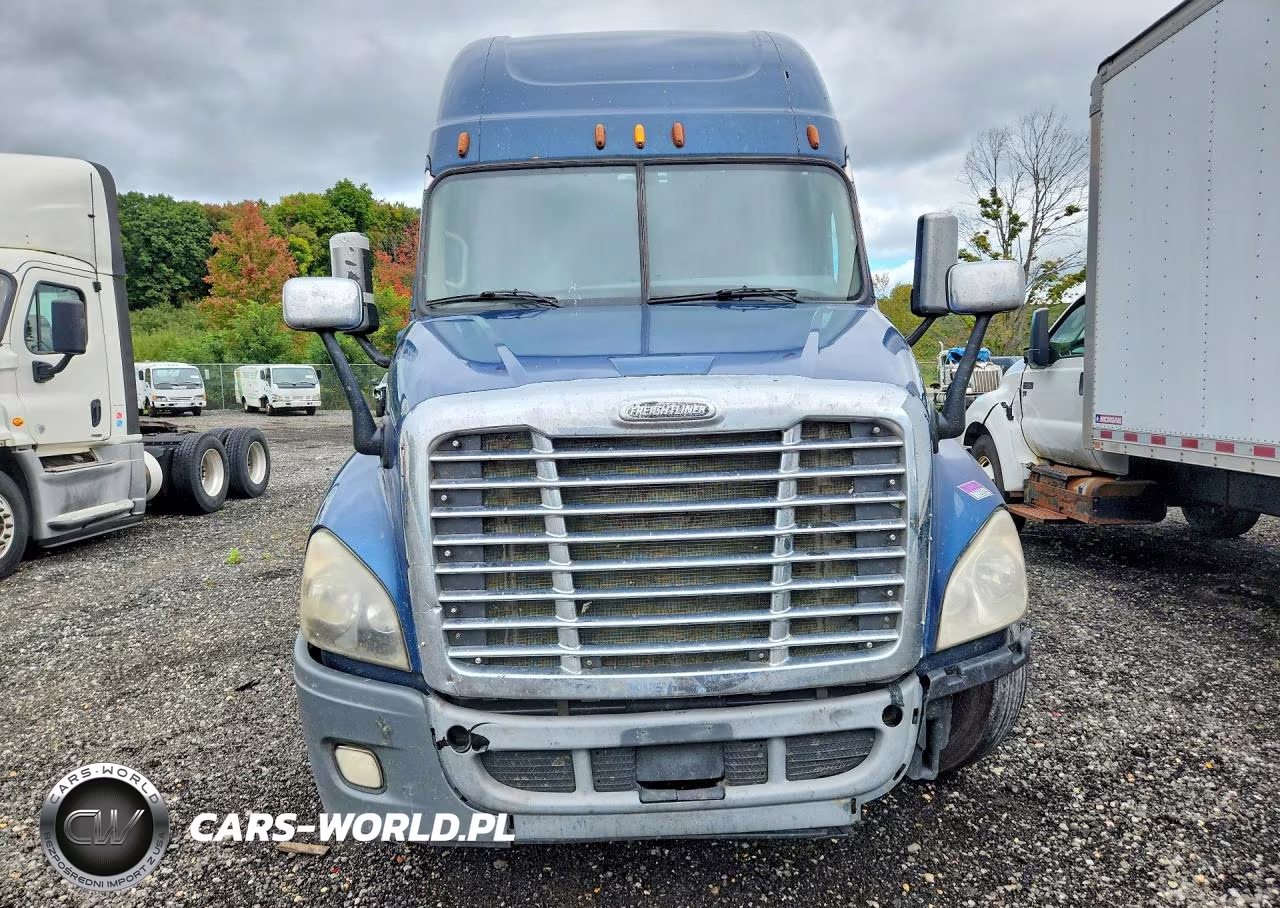 2015 Freightliner Cascadia 1 - Semi Truck VIN:3AKJGLD5XFSGF2280 - 5