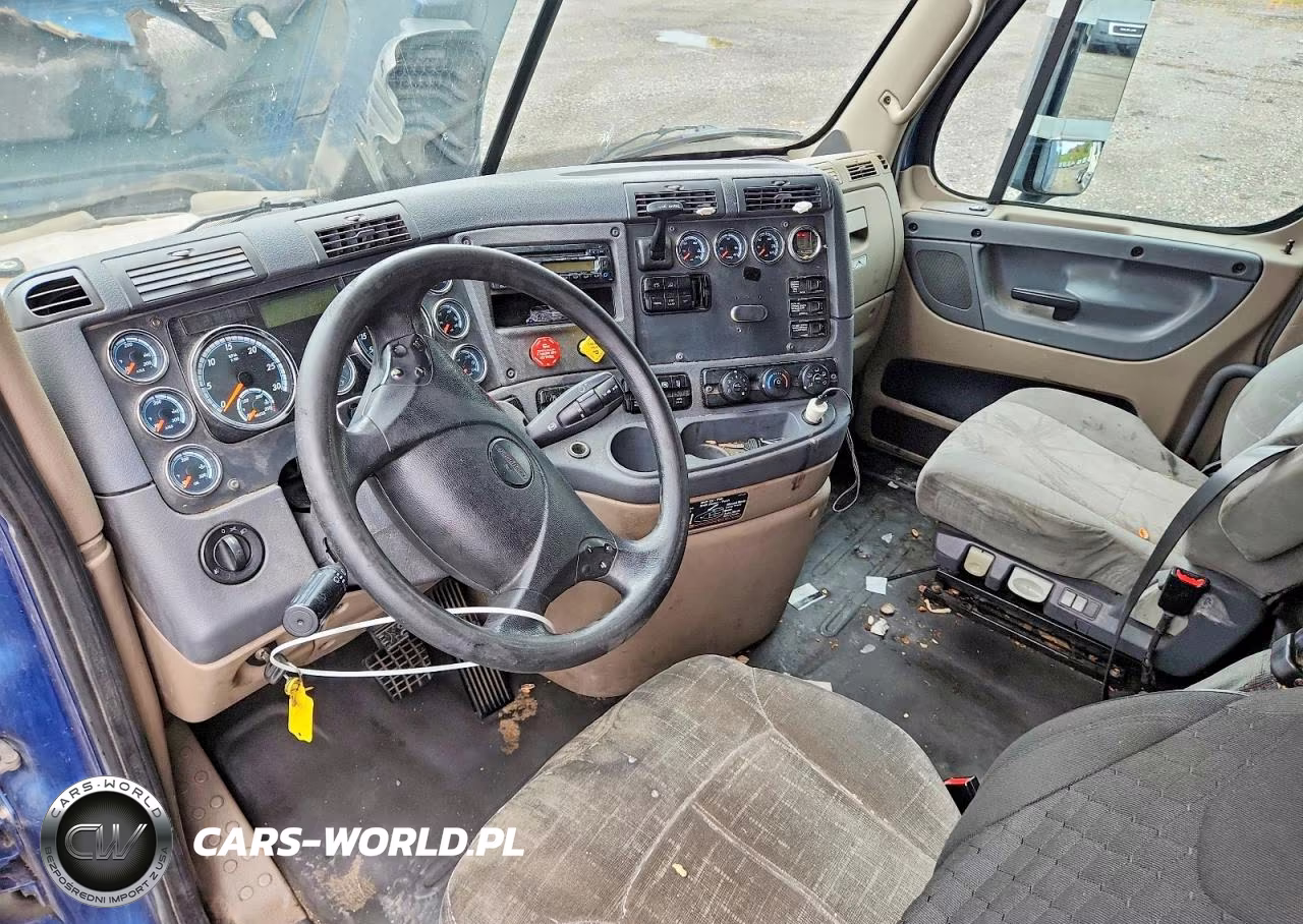 2015 Freightliner Cascadia 1 - Semi Truck VIN:3AKJGLD5XFSGF2280 - 8