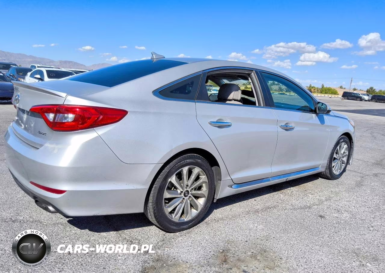 2017 Hyundai Sonata Sport VIN:5NPE34AF1HH449807 - 3