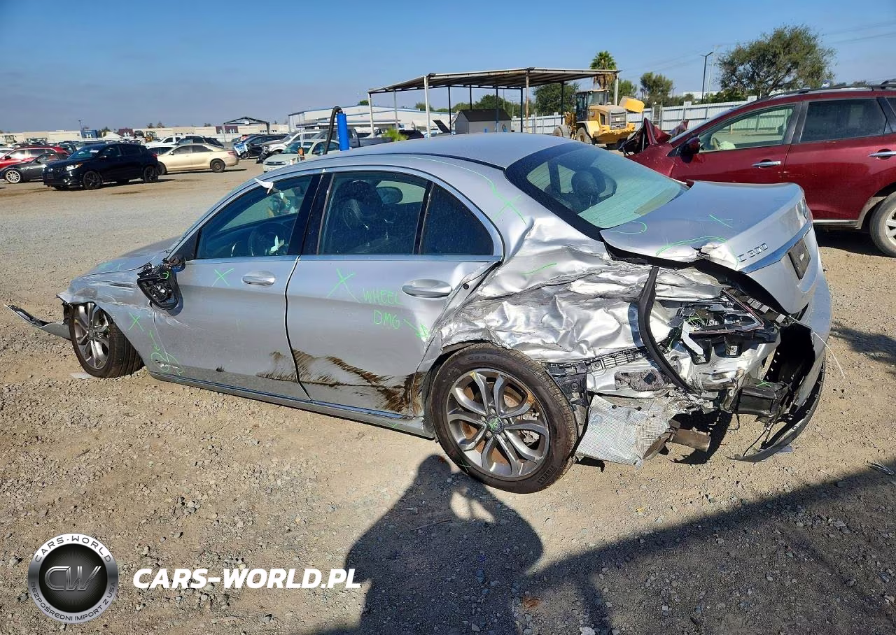 2015 Mercedes-Benz C 300 VIN:55SWF4JB4FU066186 - 2
