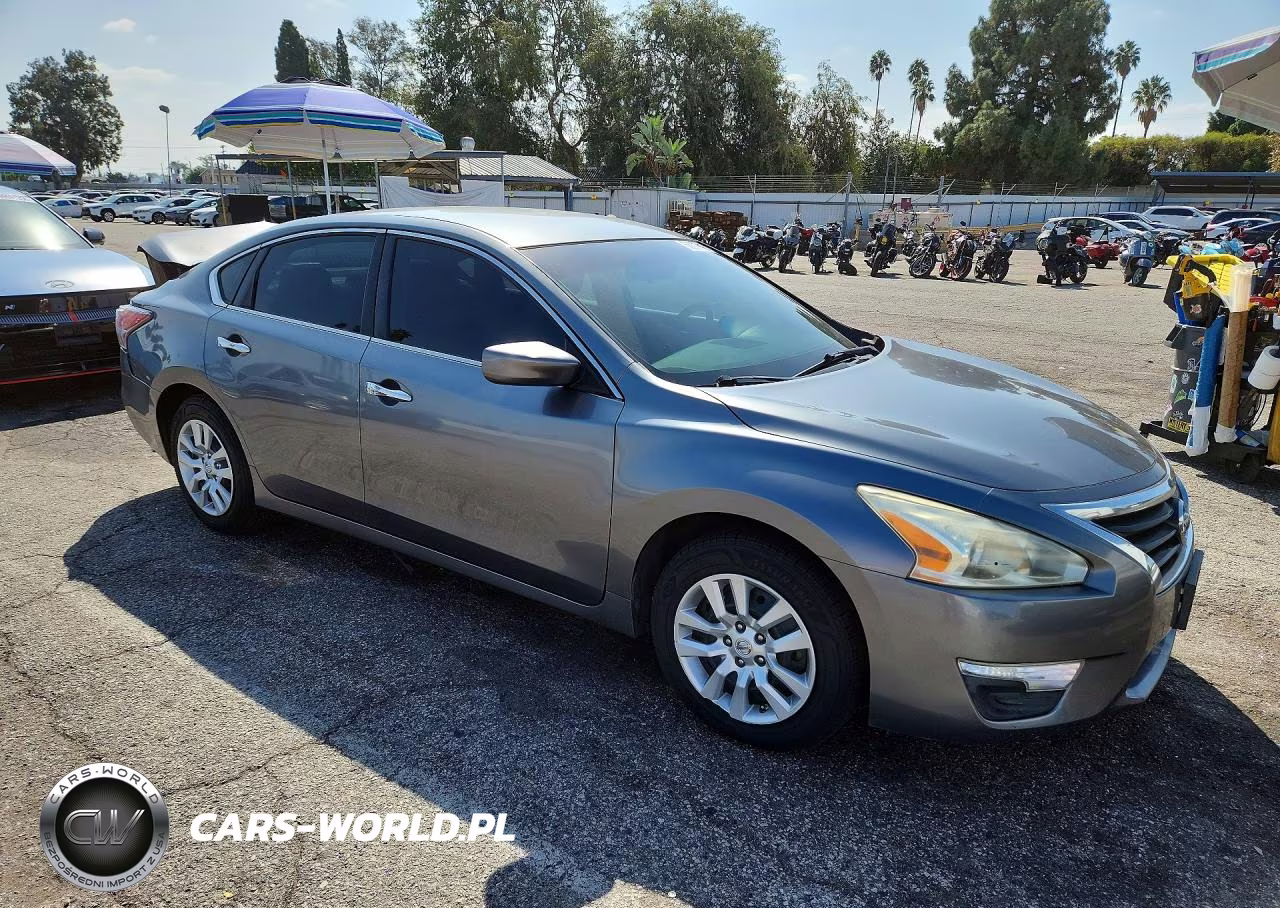 2015 Nissan Altima 2.5 S VIN:1N4AL3AP7FC121517 - 4