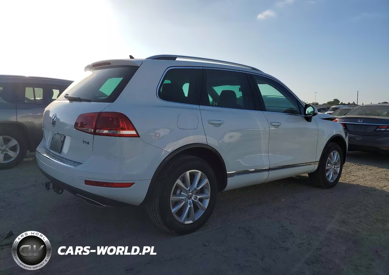 2014 Volkswagen Touareg V6 Tdi VIN:WVGEP9BP1ED007101 - 3