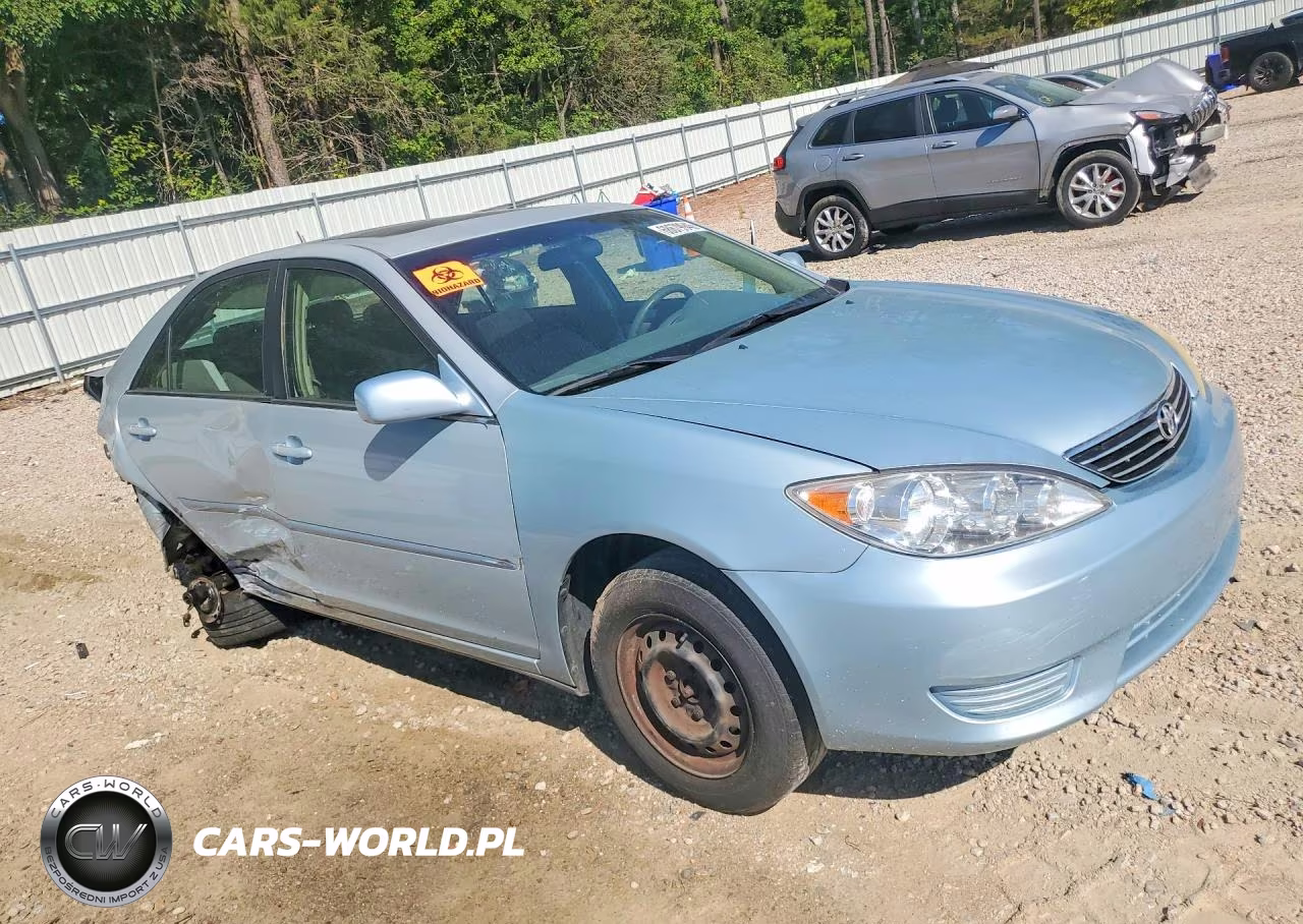 2005 Toyota Camry Le VIN:JTDBE32K153033086 - 4