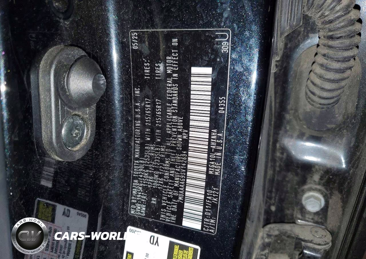 2025 Toyota Corolla Cross L VIN:7MUAAAAG9SV142694 - 13