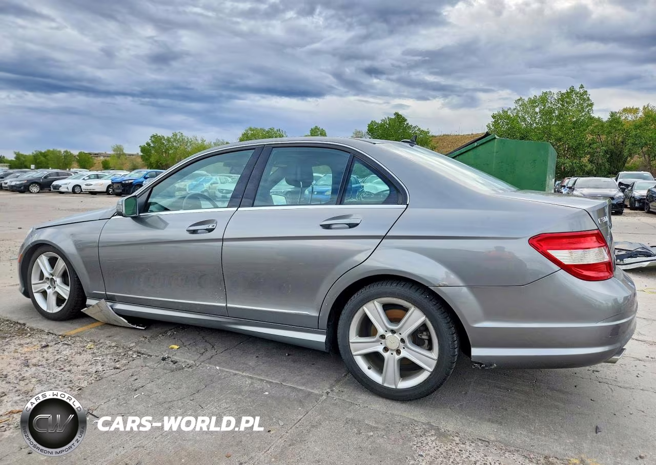 2011 Mercedes-Benz C 300 Luxury 4Matic-Sport 4Matic VIN:WDDGF8BB8BR156320 - 2