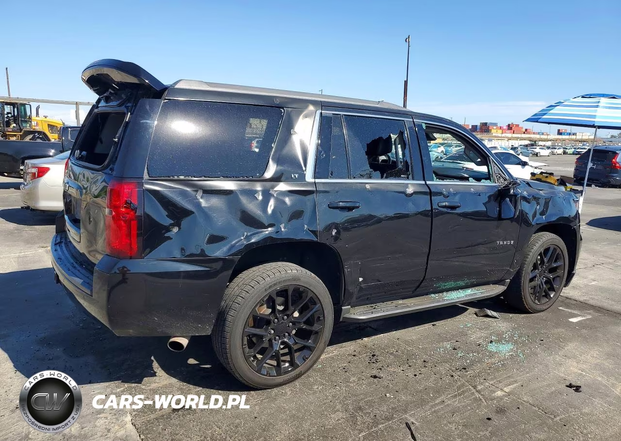 2018 Chevrolet Tahoe C1500 Lt VIN:1GNSCBKC4JR122562 - 3
