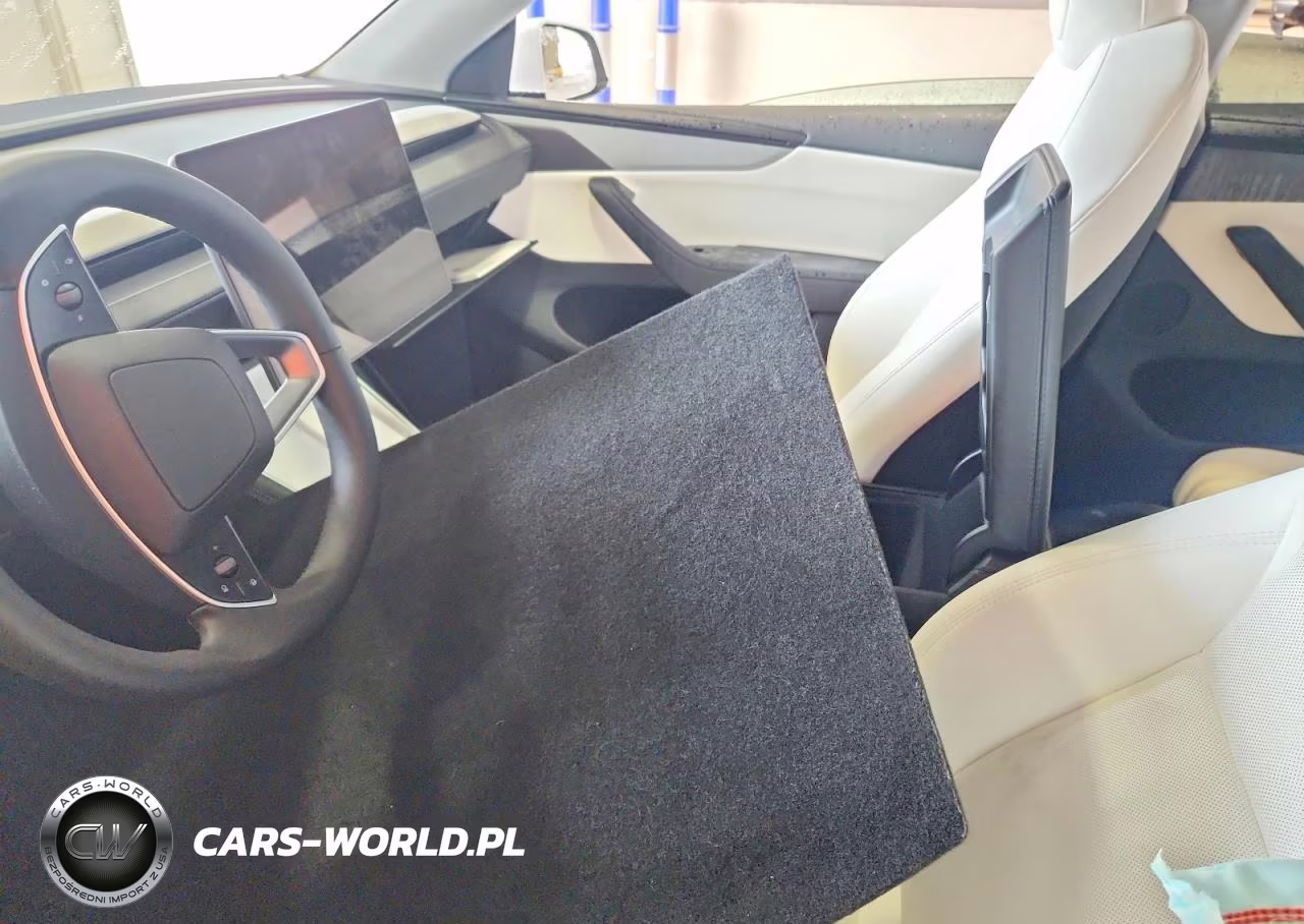 2026 Tesla Model Y VIN:7SAYGDEE6TA461297 - 7