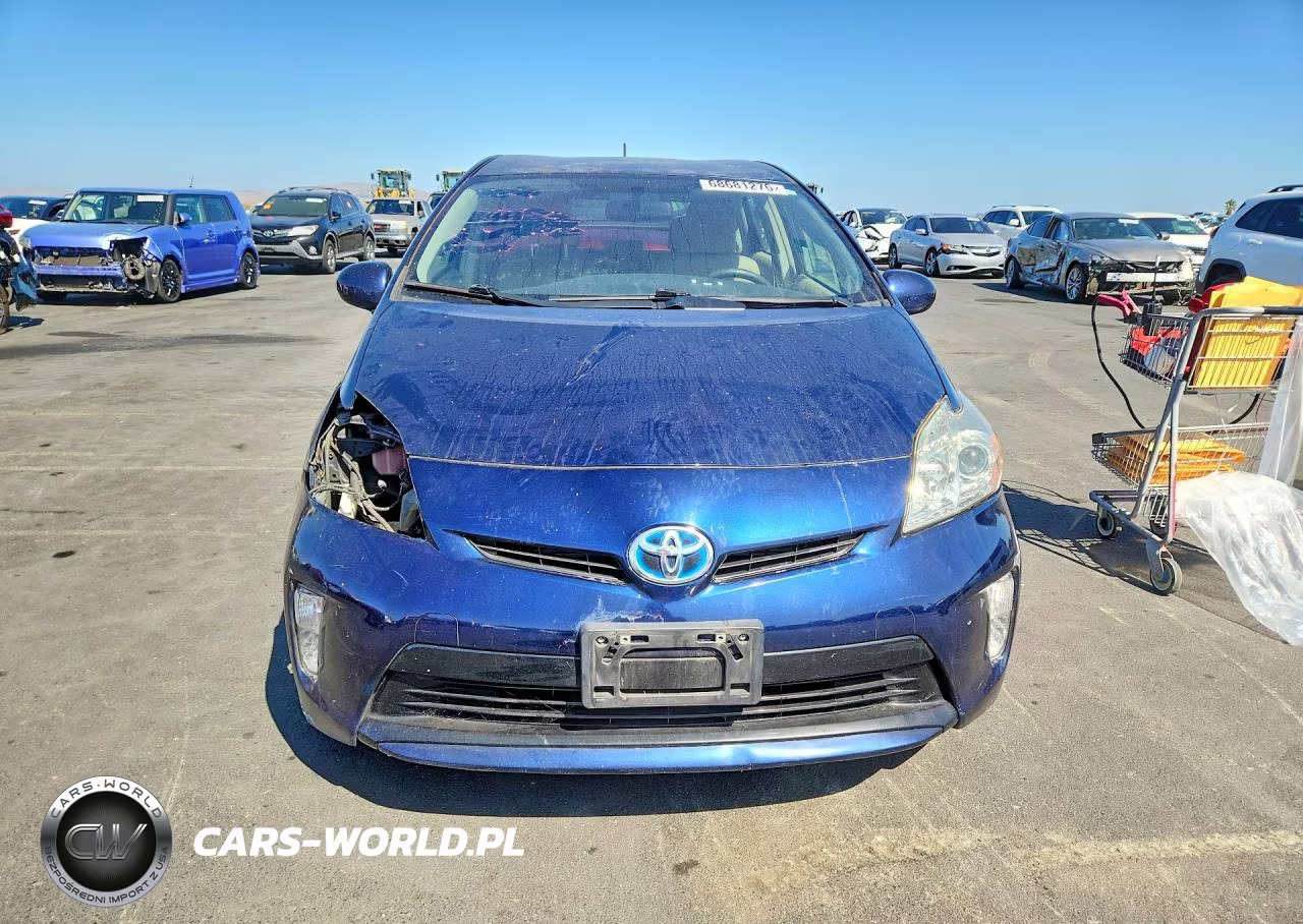 2013 Toyota Prius Two VIN:JTDKN3DU2D1683084 - 5