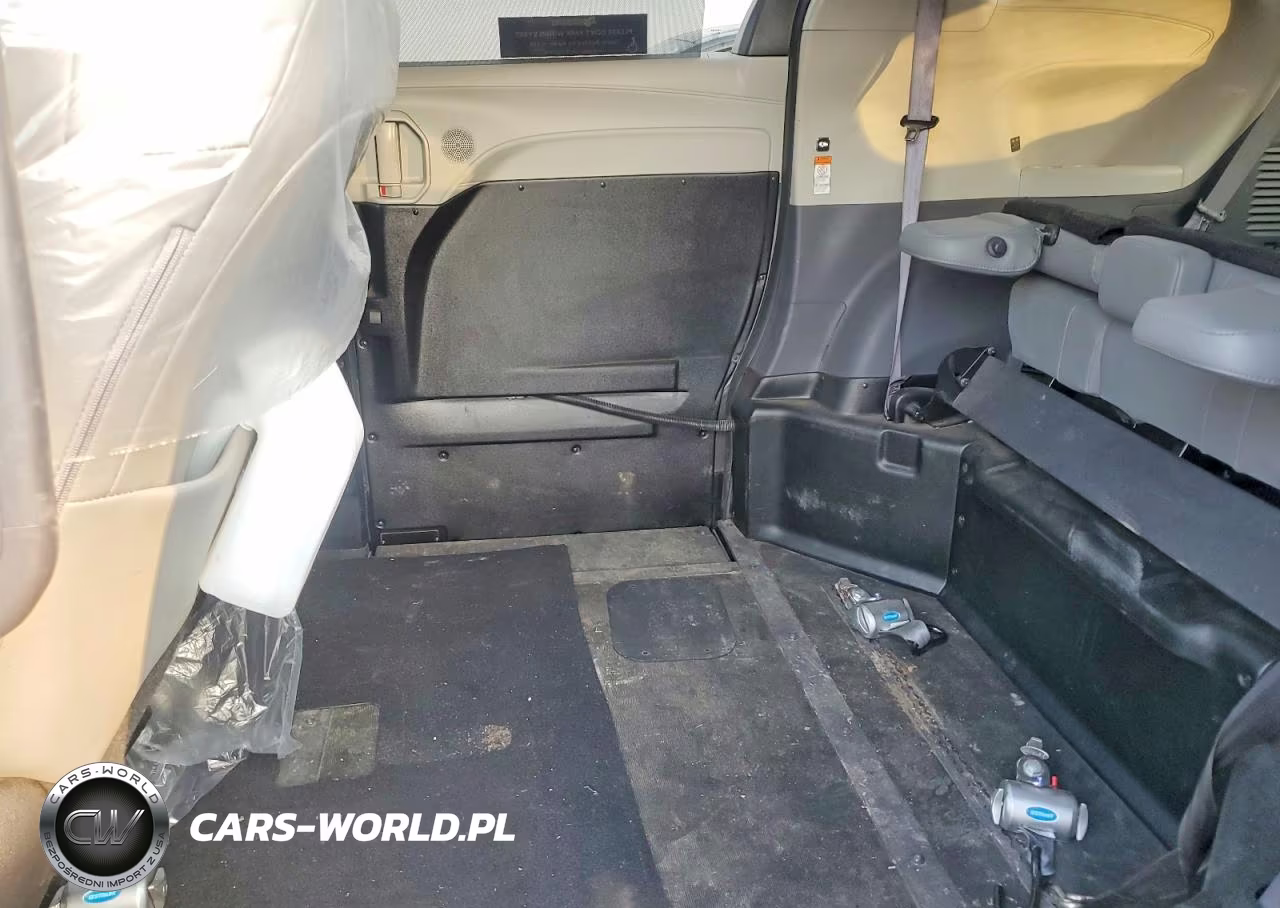 2023 Toyota Sienna Xle VIN:5TDYRKEC1PS137656 - 10