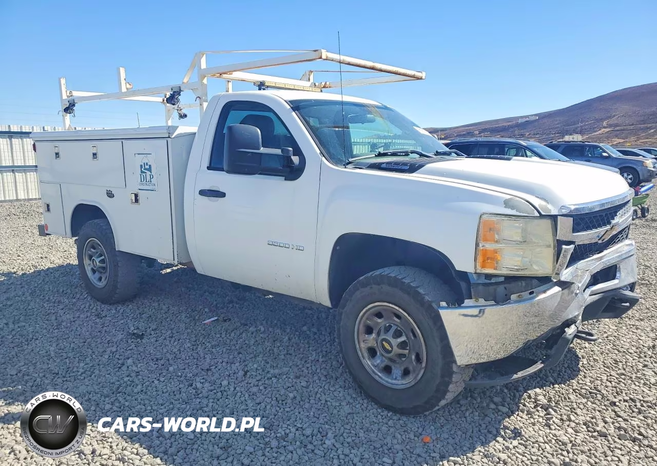 2011 Chevrolet Silverado K3500 VIN:1GB3KZCG1BF141569 - 4