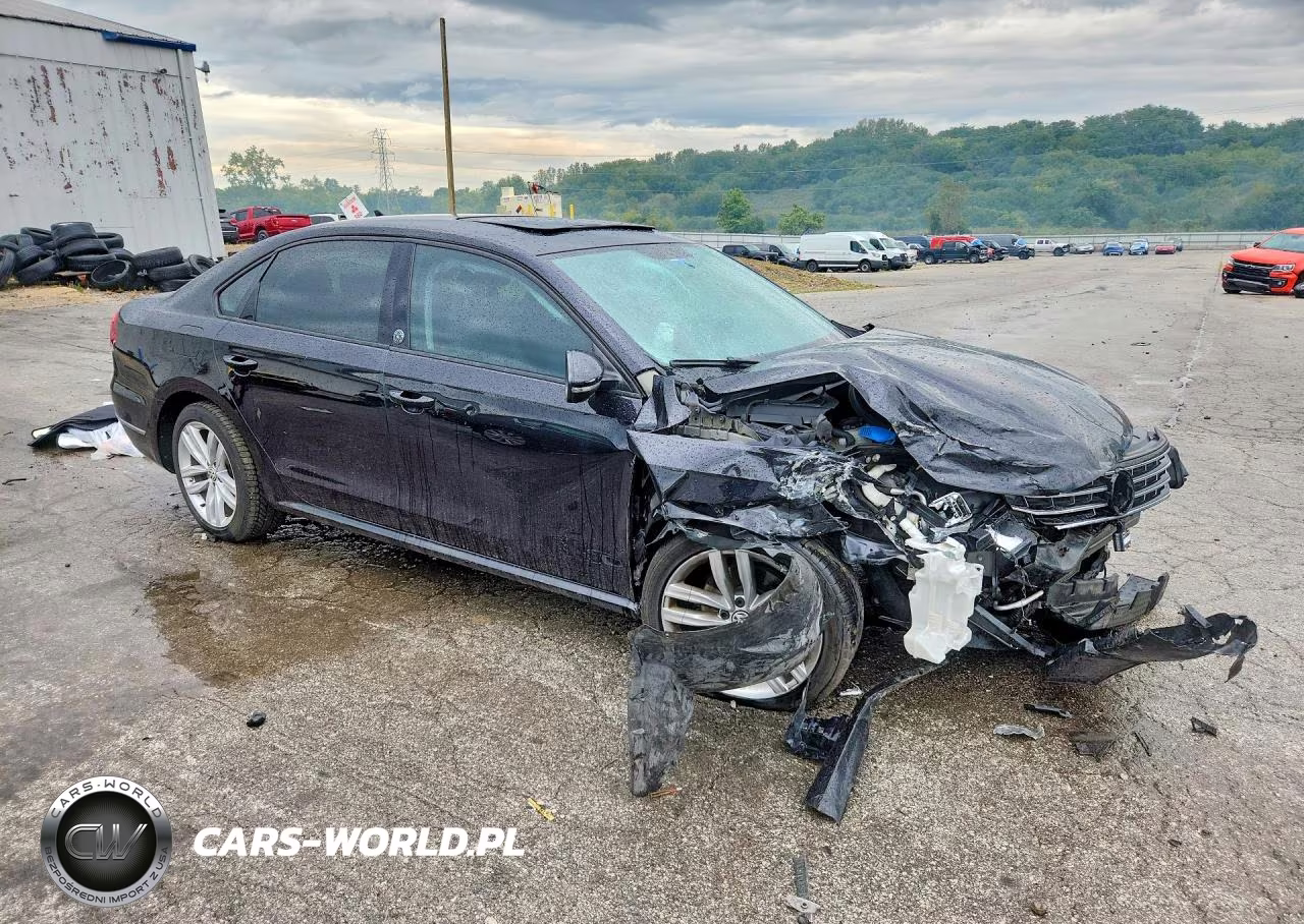 2019 Volkswagen Passat Wolfsburg VIN:1VWLA7A33KC003713 - 4