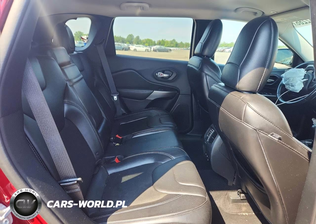 2019 Jeep Cherokee Latitude Plus VIN:1C4PJMLB5KD315971 - 11