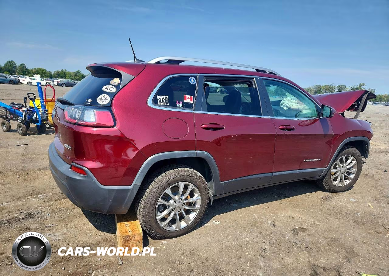 2019 Jeep Cherokee Latitude Plus VIN:1C4PJMLB5KD315971 - 3