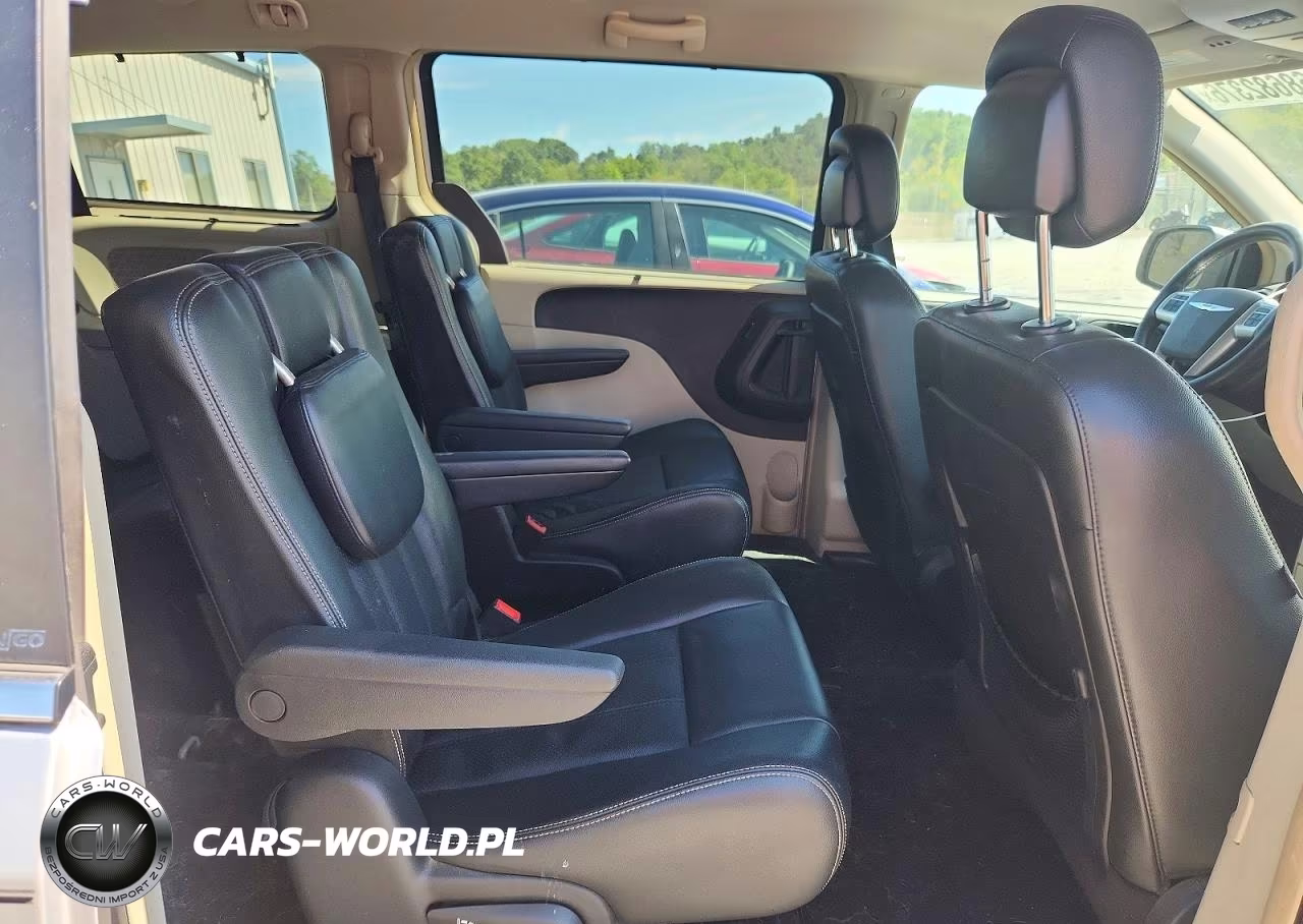 2011 Chrysler Town & Country Touring L VIN:2A4RR8DG2BR721877 - 11