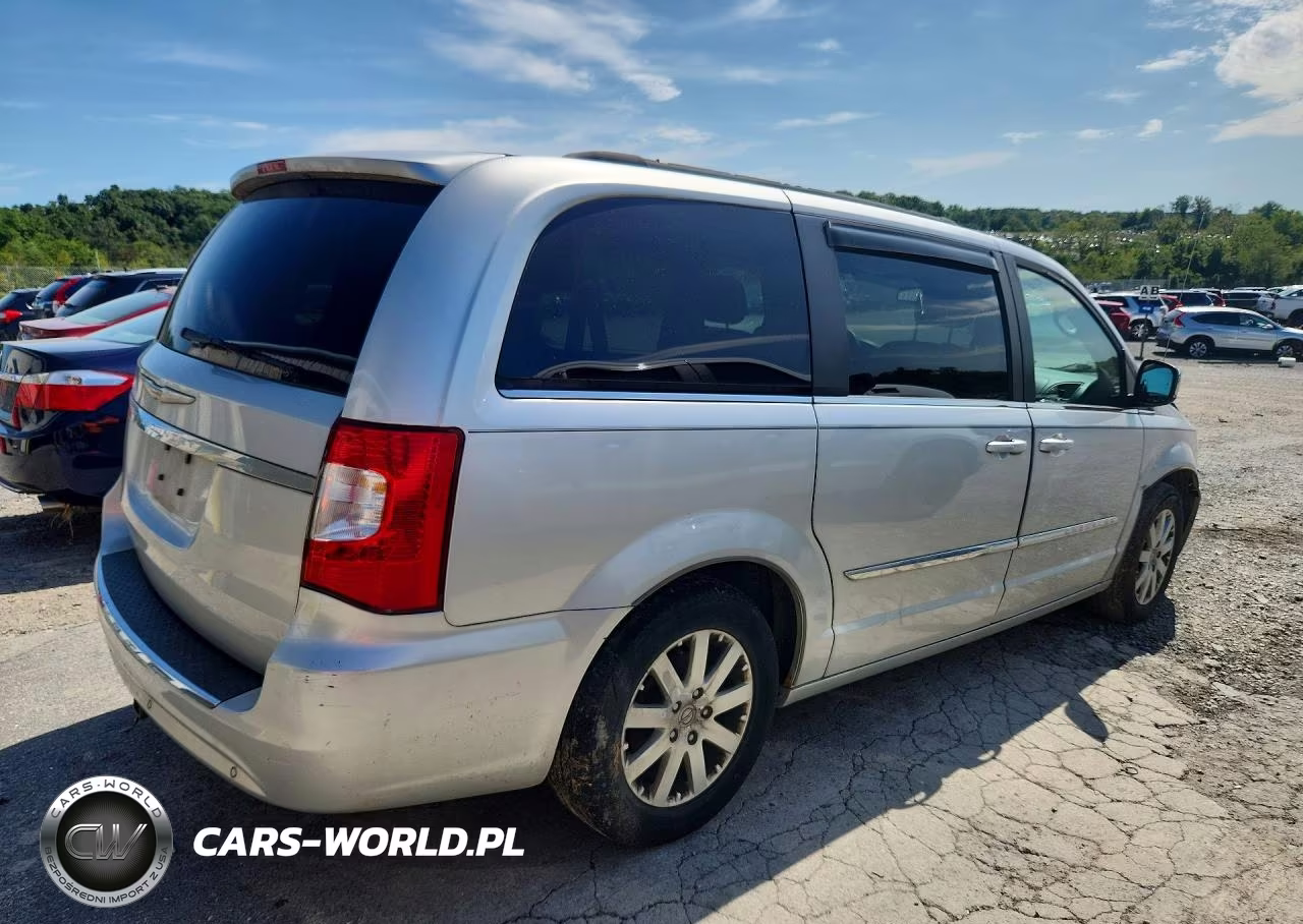 2011 Chrysler Town & Country Touring L VIN:2A4RR8DG2BR721877 - 3