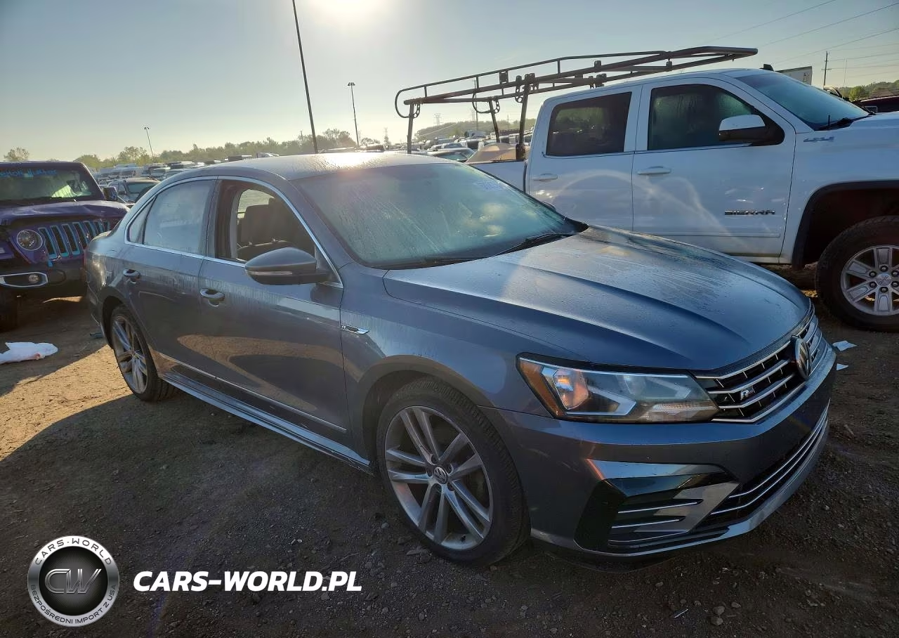 2017 Volkswagen Passat R-Line VIN:1VWDT7A34HC073664 - 4