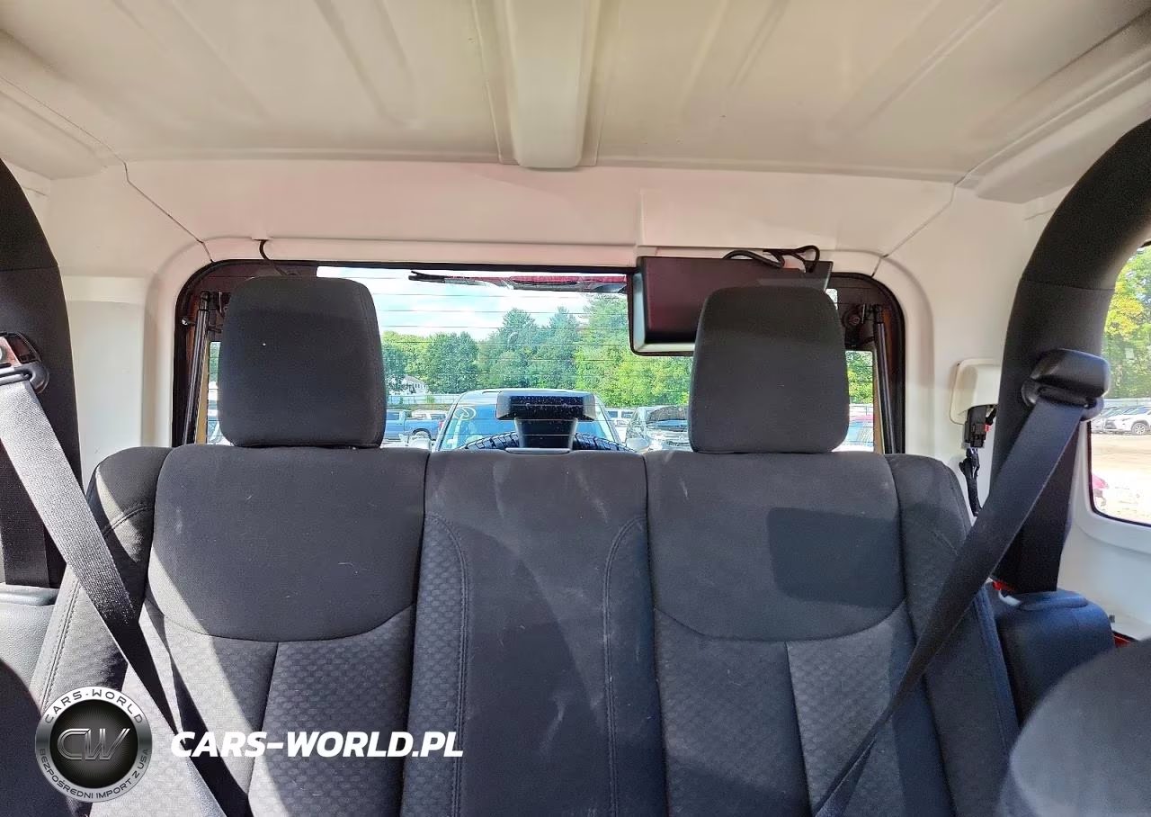 2016 Jeep Wrangler Sport VIN:1C4AJWAG7GL269623 - 10