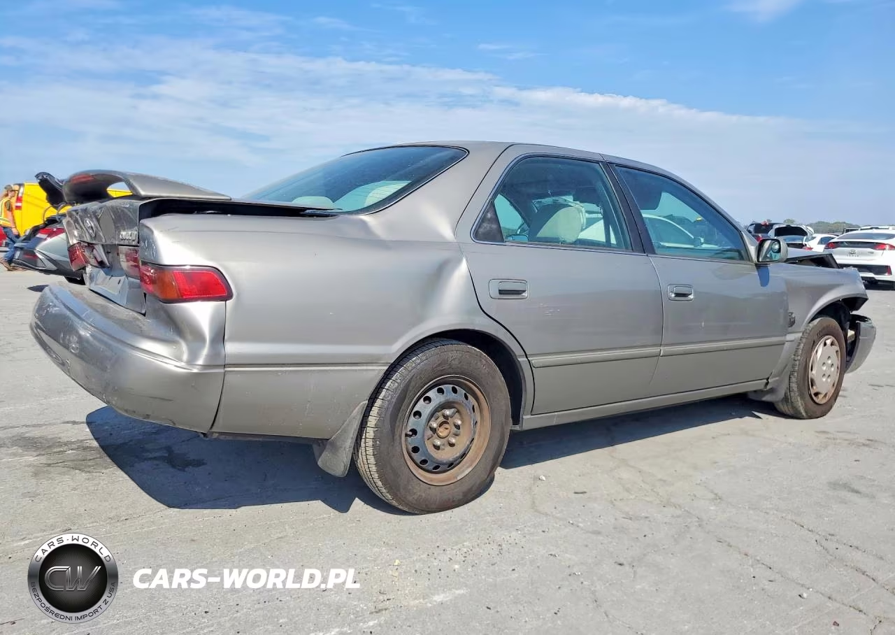 1999 Toyota Camry Le VIN:4T1BG22K3XU430800 - 3