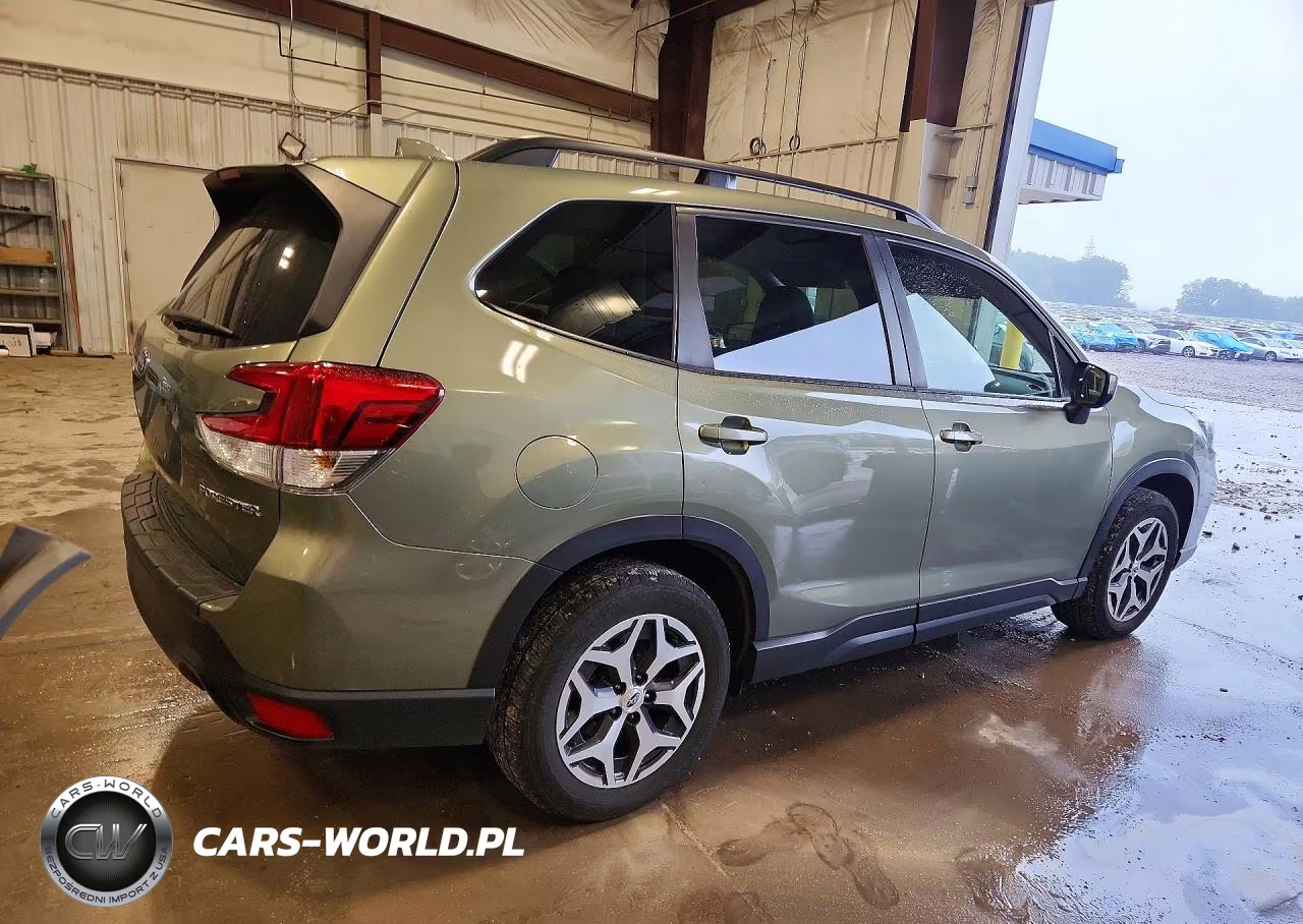 2020 Subaru Forester Premium VIN:JF2SKAJC5LH519375 - 3