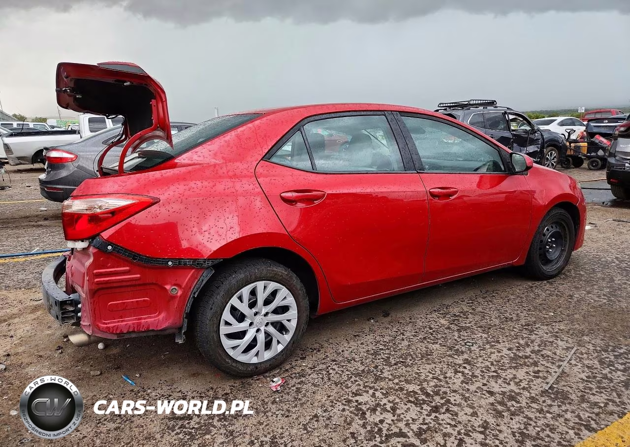 2017 Toyota Corolla Le VIN:2T1BURHEXHC858000 - 3