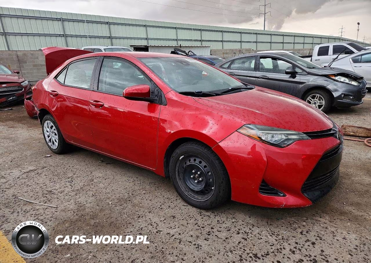 2017 Toyota Corolla Le VIN:2T1BURHEXHC858000 - 4