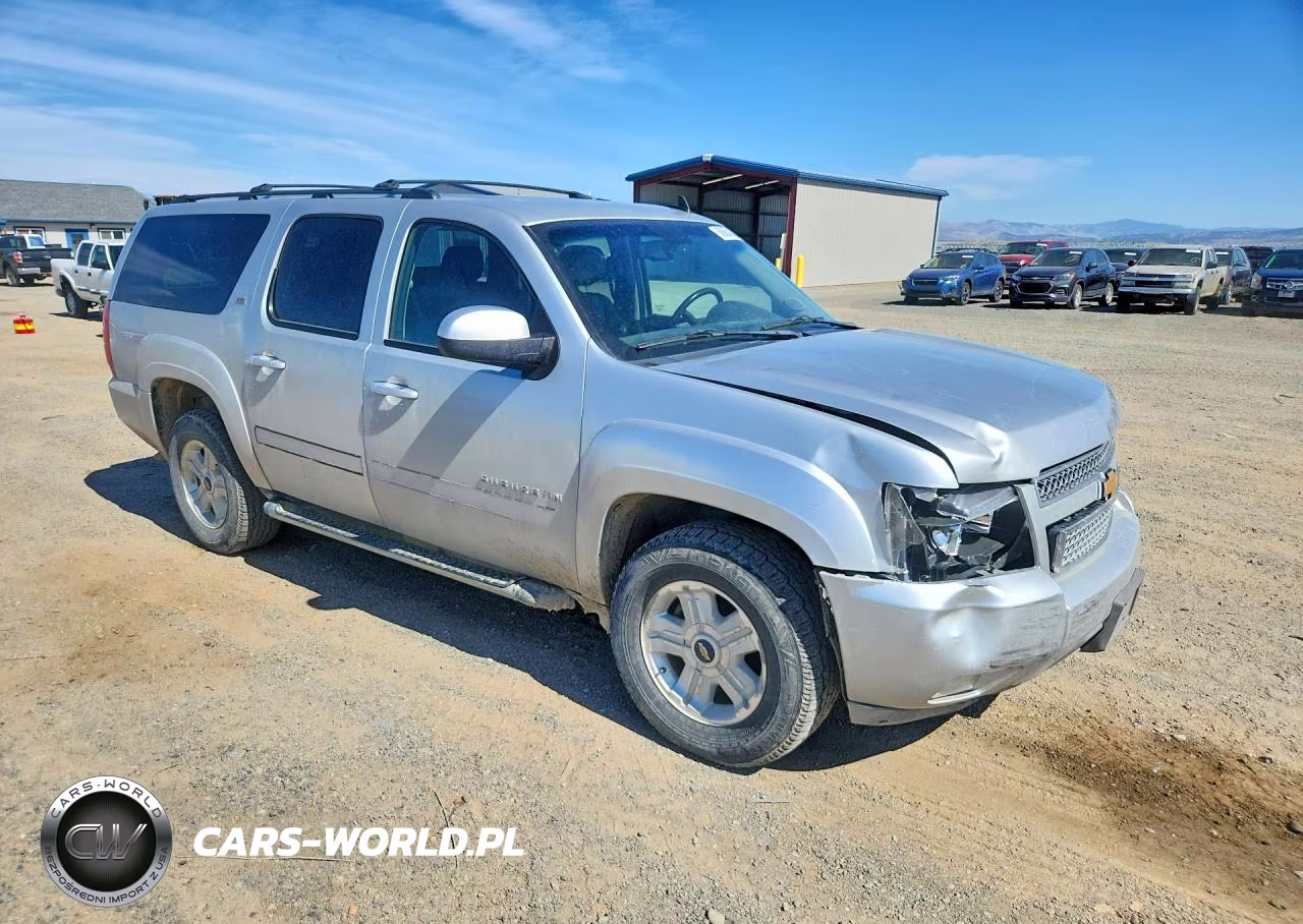 2013 Chevrolet Suburban K1500 Lt VIN:1GNSKJE76DR353219 - 4
