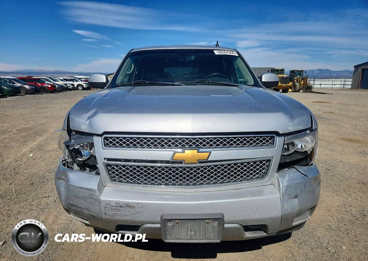 2013 Chevrolet Suburban K1500 Lt VIN:1GNSKJE76DR353219 - 5