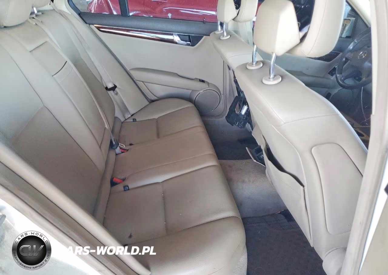 2011 Mercedes-Benz C 300 VIN:WDDGF5EB5BR153272 - 10