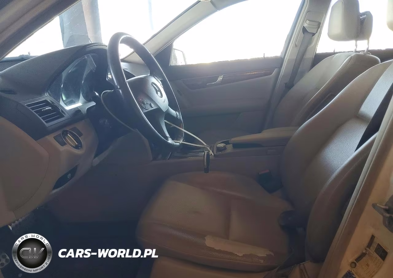 2011 Mercedes-Benz C 300 VIN:WDDGF5EB5BR153272 - 7