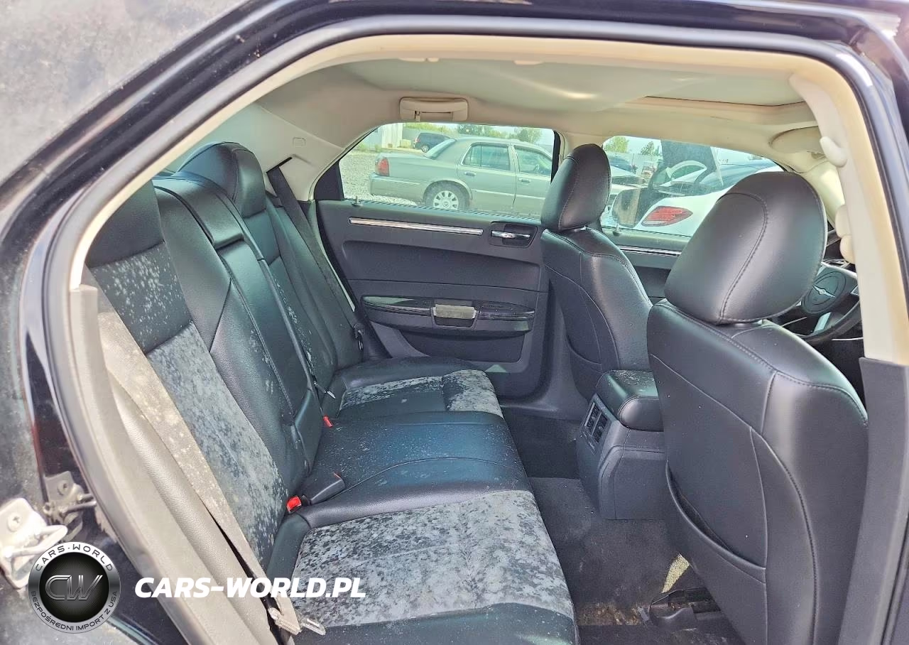 2010 Chrysler 300 S VIN:2C3CA2CVXAH297793 - 10