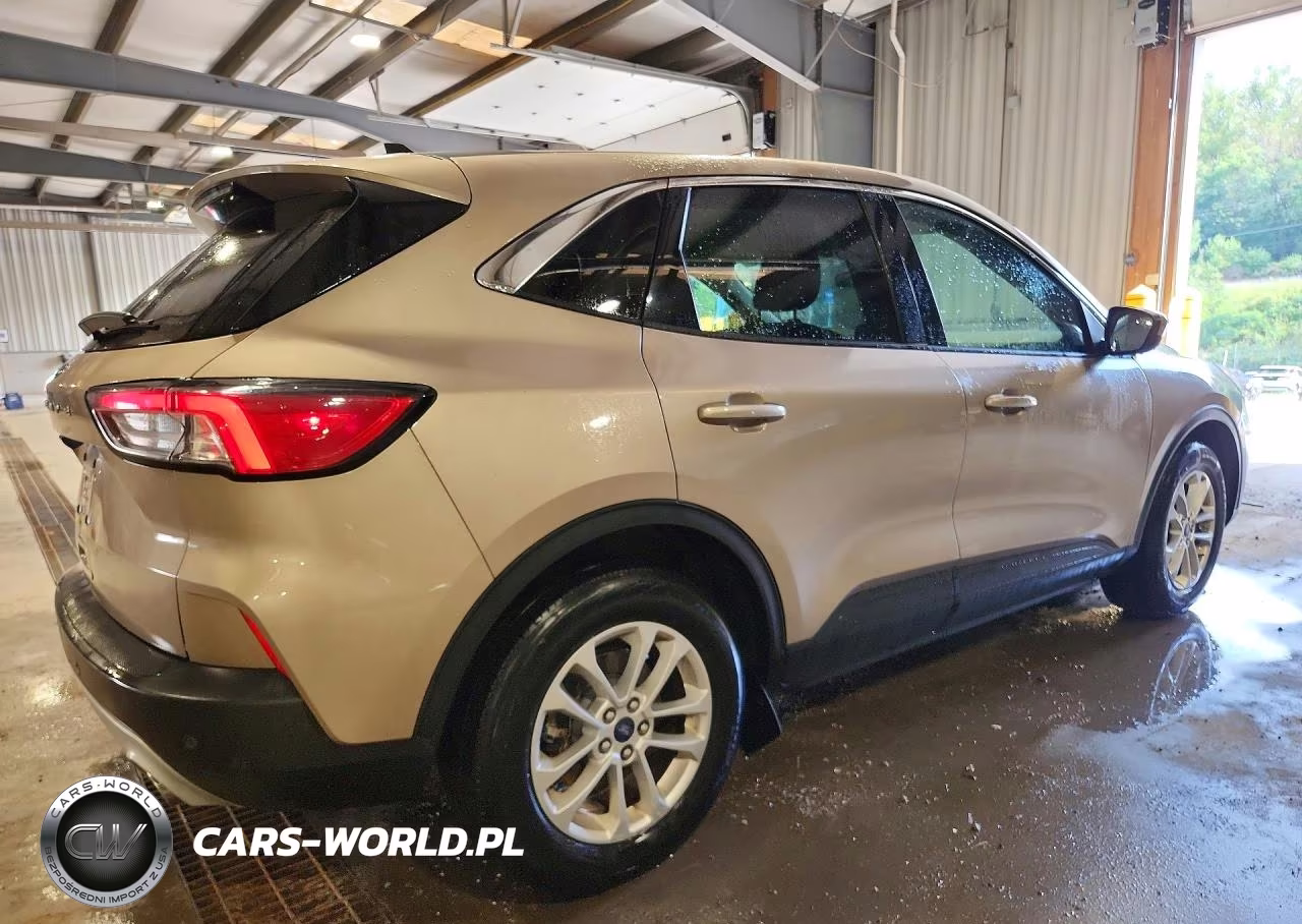 2021 Ford Escape Se VIN:1FMCU0G69MUA67864 - 3