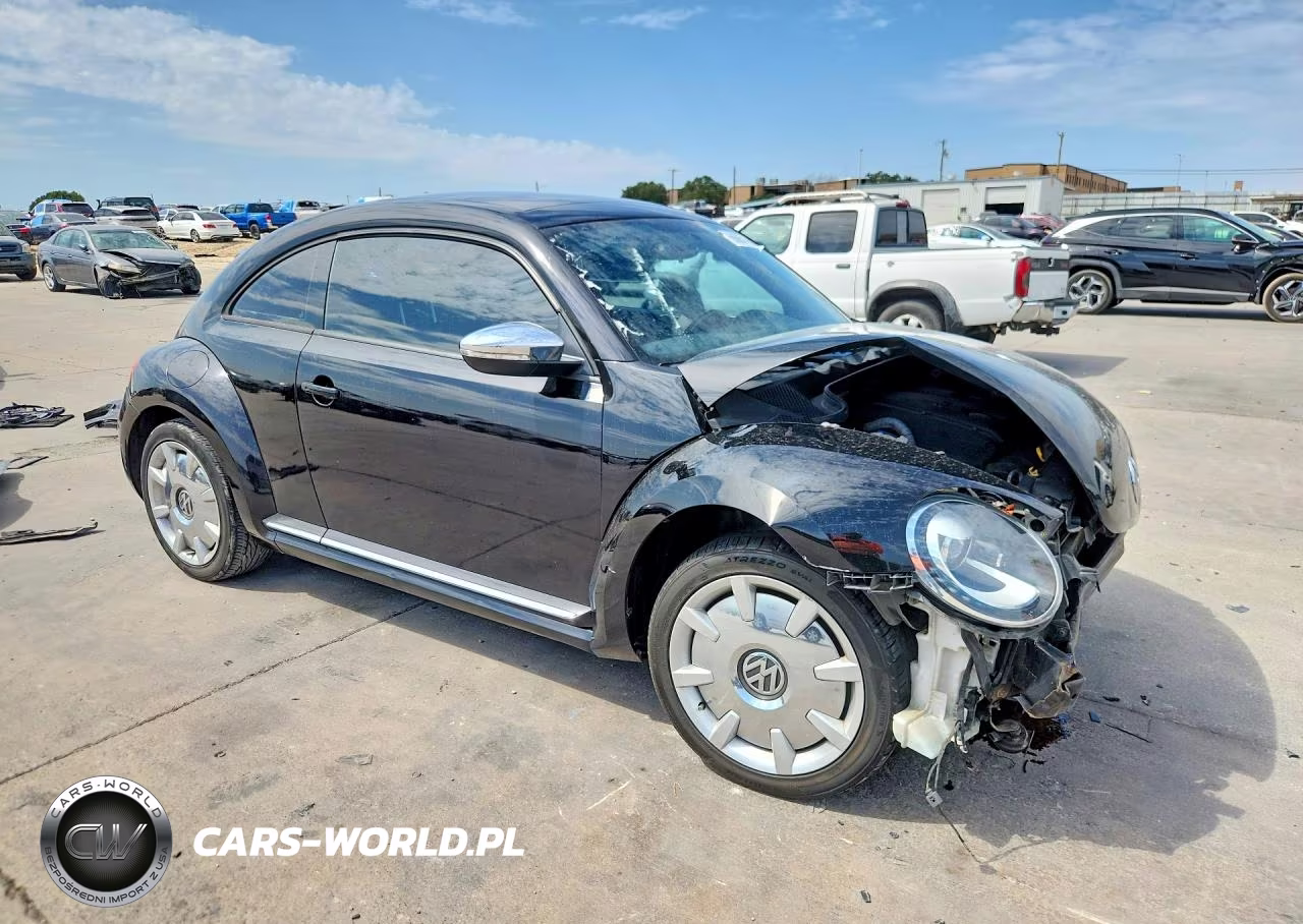 2013 Volkswagen Beetle VIN:3VWJP7AT4DM653612 - 4