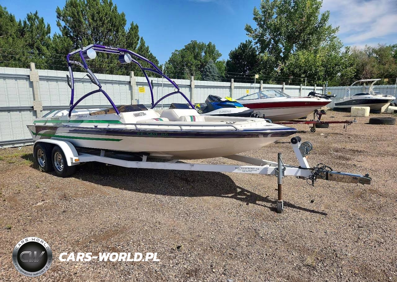 2001 Omega Boat