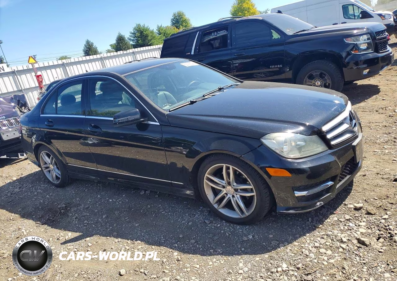 2012 Mercedes-Benz C 300 4Matic VIN:WDDGF8BB2CR198161 - 4