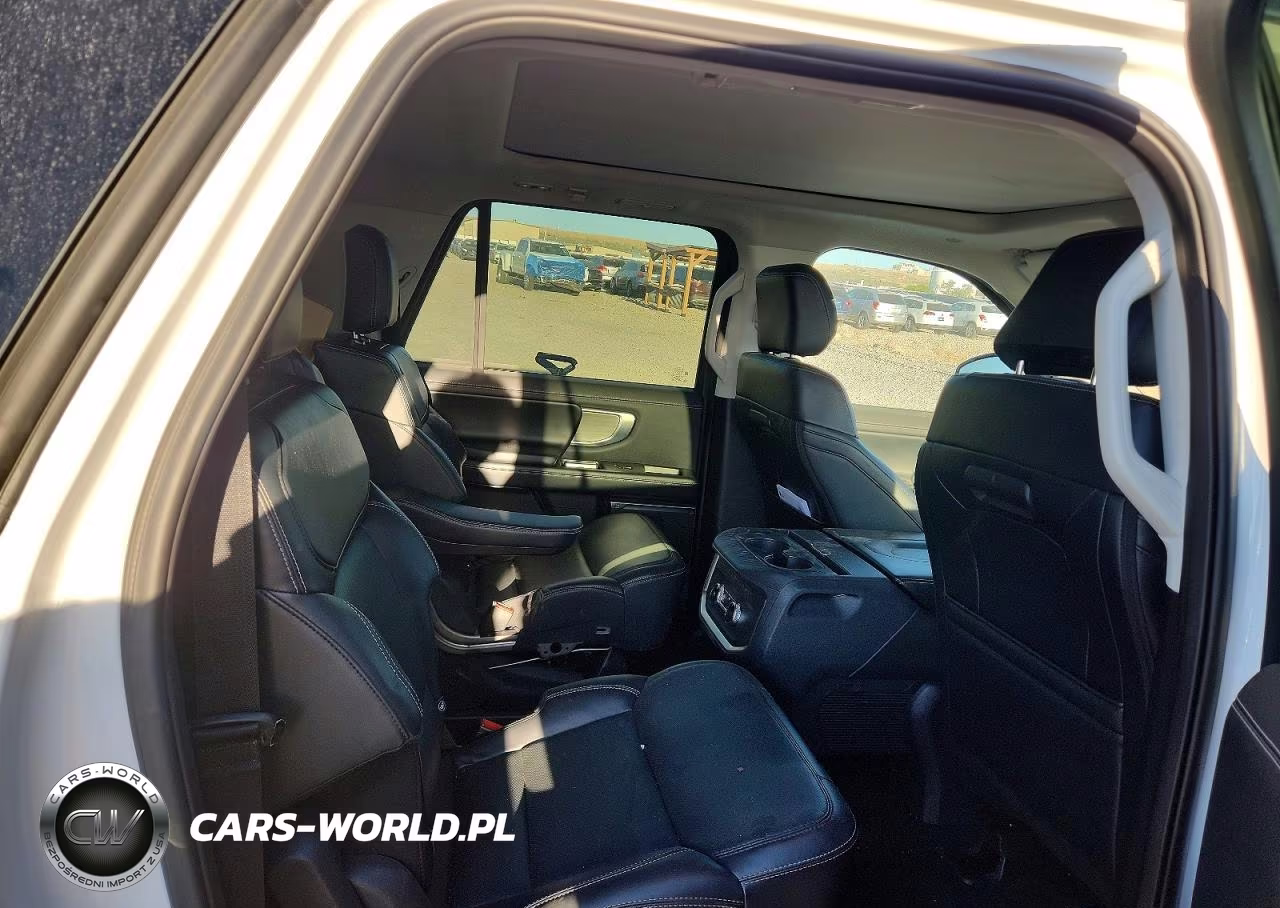 2025 Ford Expedition Max Platinum VIN:1FMJK1M81SEA27164 - 10