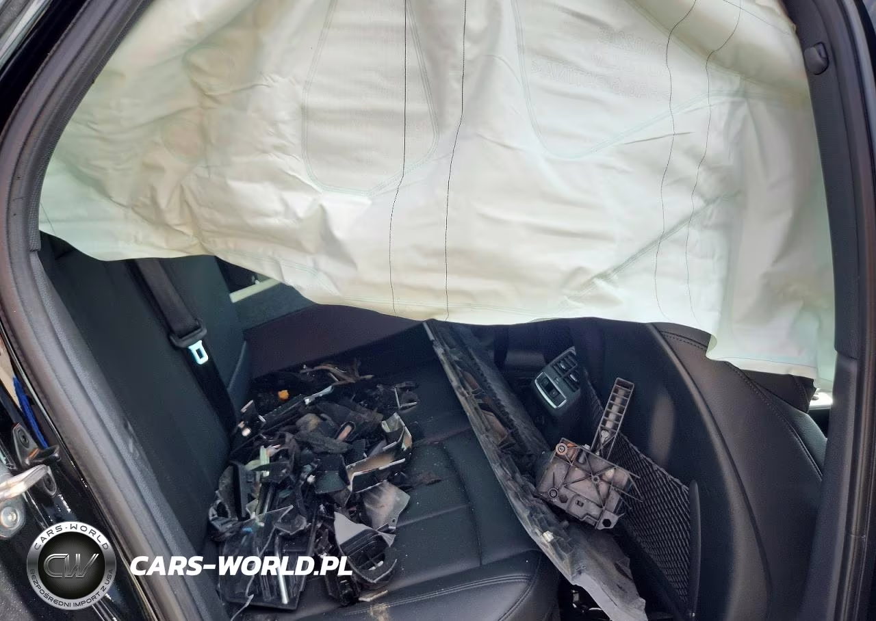 2018 Audi A4 Premium VIN:WAUDNAF48JA163619 - 10
