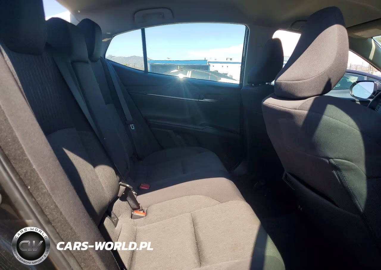 2025 Toyota Camry Le VIN:4T1DAACK8SU018982 - 10