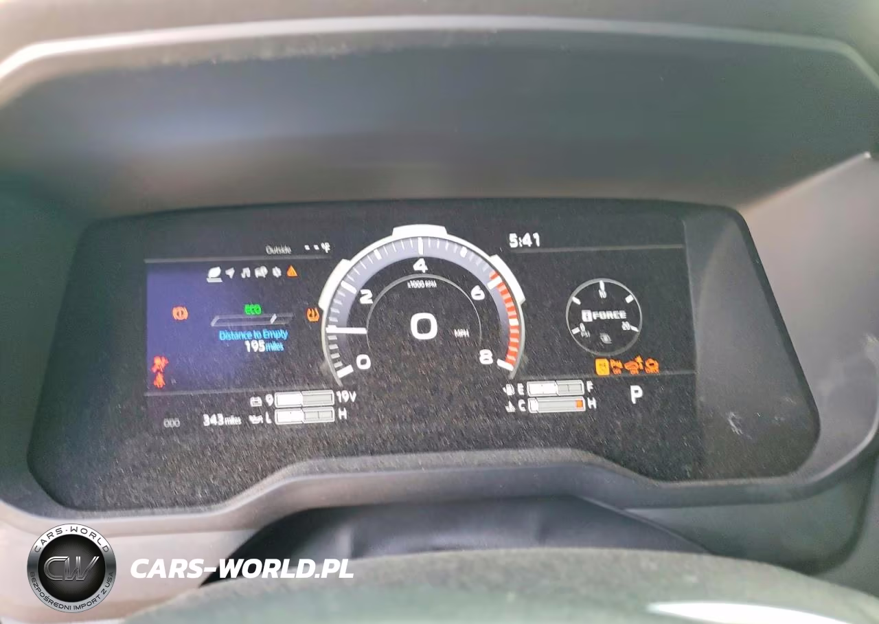 2026 Toyota Tundra Platinum VIN:5TFNA5DB4TX404829 - 9