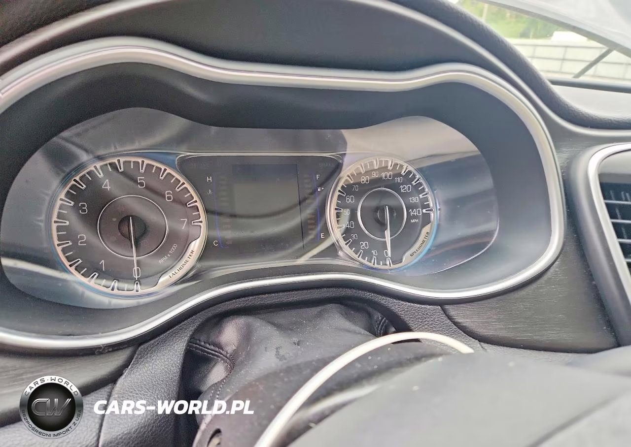 2015 Chrysler 200 Limited VIN:1C3CCCAB8FN503376 - 9